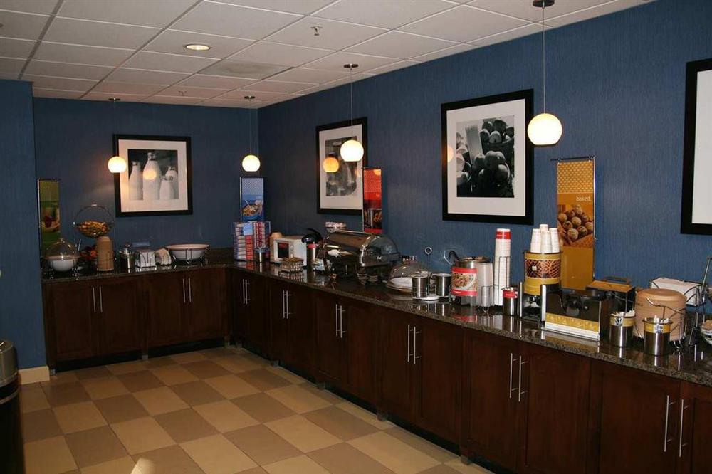 Hampton Inn Salem East - Electric Road Restaurant photo